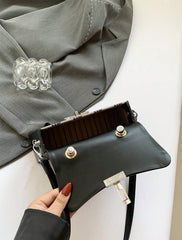 Sac à main vintage en forme de boîte pour femmes, sac à bandoulière à rabat avec lettres imprimées