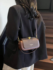 Sac bandoulière carré mode femme, porté main, élégant et minimaliste, grande capacité